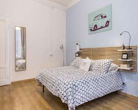 Private room for rent for €950 per month in Milan, Via Bartolomeo Eustachi