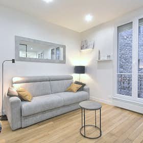 Apartment for rent for €1,871 per month in Paris, Avenue Mozart