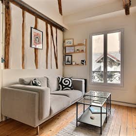 Studio for rent for €1,438 per month in Paris, Avenue de Clichy