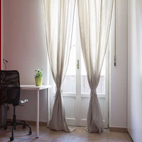 Private room for rent for €805 per month in Milan, Via Salvatore Barzilai