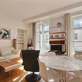 Apartment for rent for €3,080 per month in Paris, Rue des Petits-Carreaux