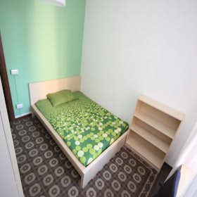 Private room for rent for €875 per month in Milan, Via Savona
