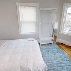 Отдельная комната сдается в аренду за $1,643 в месяц в Malden, Meridian St