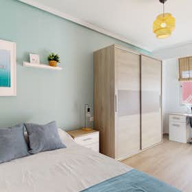 Private room for rent for €475 per month in Valencia, Carrer d'Escalante