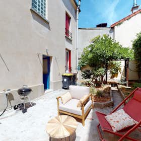 Private room for rent for €724 per month in Montreuil, Rue Buffon
