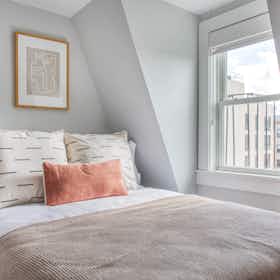 单间公寓 正在以 €2,827 的月租出租，其位于 Boston, Massachusetts Ave