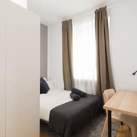 Private room for rent for €775 per month in Madrid, Calle de Toledo