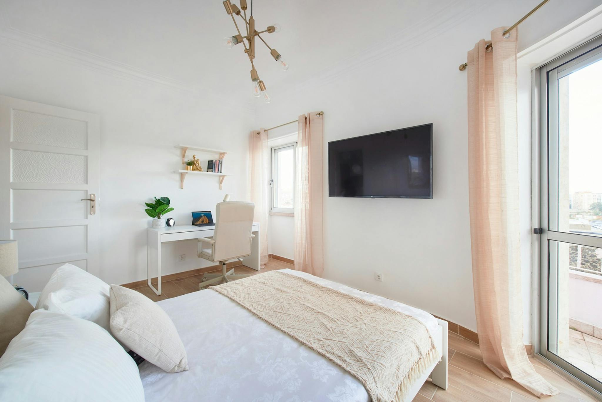 Rua Mouzinho de Albuquerque, Amadora preview