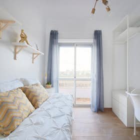 WG-Zimmer for rent for 400 € per month in Amadora, Rua Mouzinho de Albuquerque
