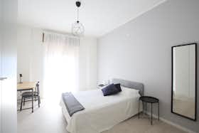 Pokój prywatny do wynajęcia za 500 € miesięcznie w mieście Modena, Via Giuseppe Soli