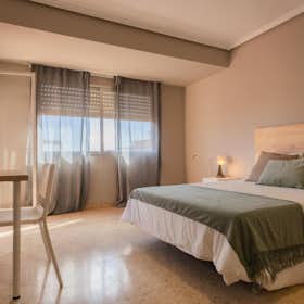 Private room for rent for €440 per month in Valencia, Calle de Emilio Baró