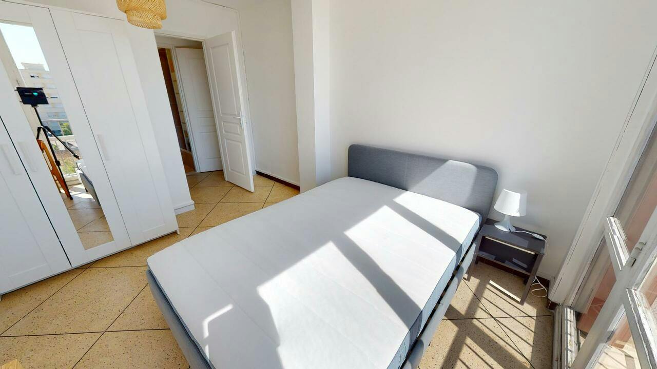 Private room for rent on Boulevard de la Révolution, Marseille - Vue 4