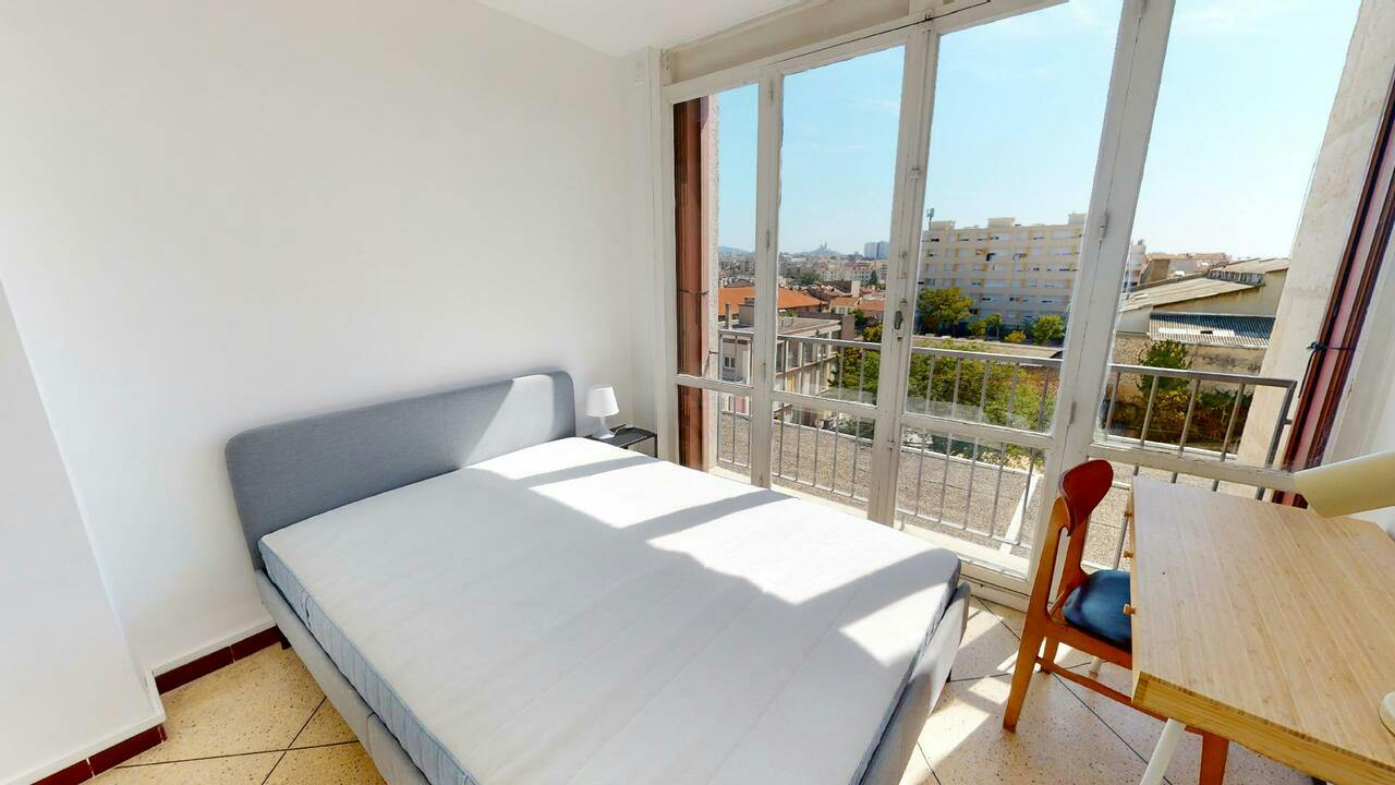 Private room for rent on Boulevard de la Révolution, Marseille - Vue 3