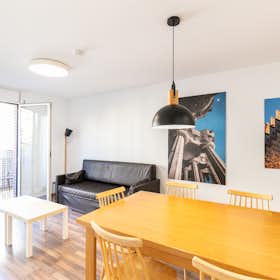 Apartment for rent for €1,990 per month in Barcelona, Avinguda de Gaudí