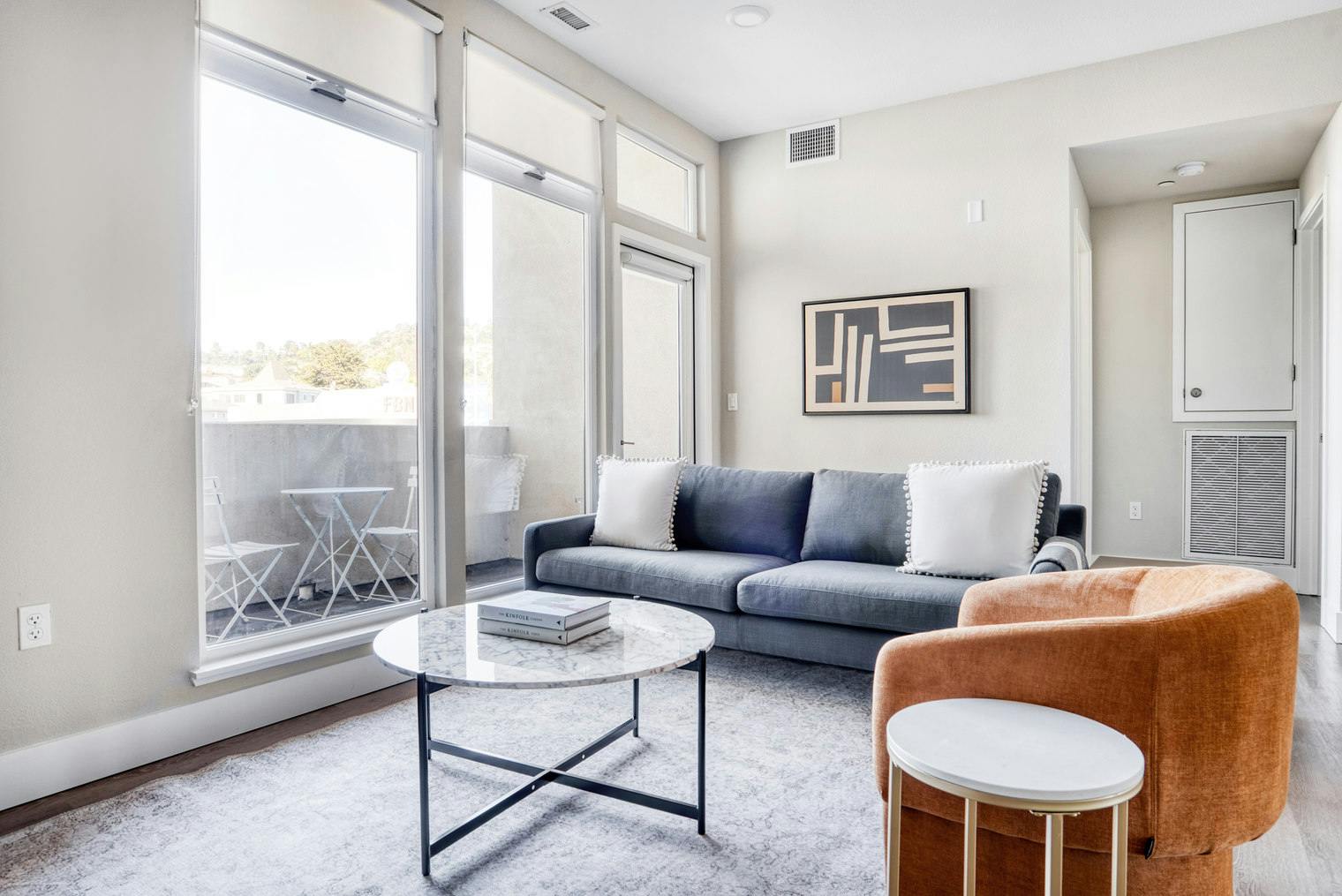 Apartamento en alquiler por $7,299 al mes en San Carlos, El Camino Real