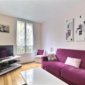 Apartment for rent for €1,760 per month in Paris, Rue Pierre Demours