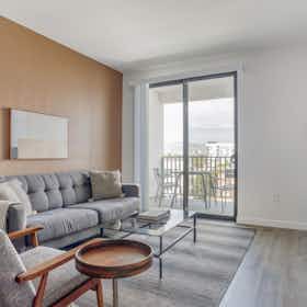 Appartamento in affitto a $3,950 al mese a Los Angeles, Hi Point St
