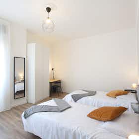 Gedeelde kamer te huur voor € 310 per maand in Modena, Via Giuseppe Soli