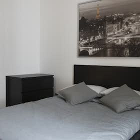 Private room for rent for €995 per month in Milan, Via Giuseppe Mazzini