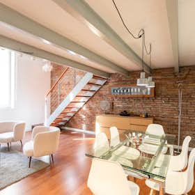 Apartment for rent for €1,690 per month in Barcelona, Carrer Gran de Gràcia