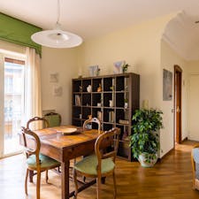 Apartment for rent for €1,498 per month in Naples, Via Mario Ruta