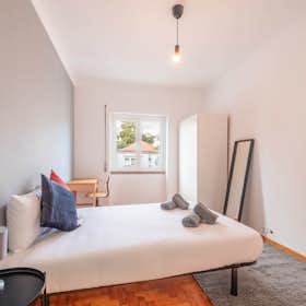Private room for rent for €550 per month in Lisbon, Alameda das Linhas de Torres