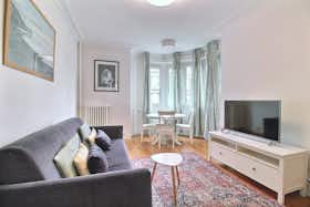 Appartement te huur voor € 1.802 per maand in Paris, Avenue de la Porte de Sèvres