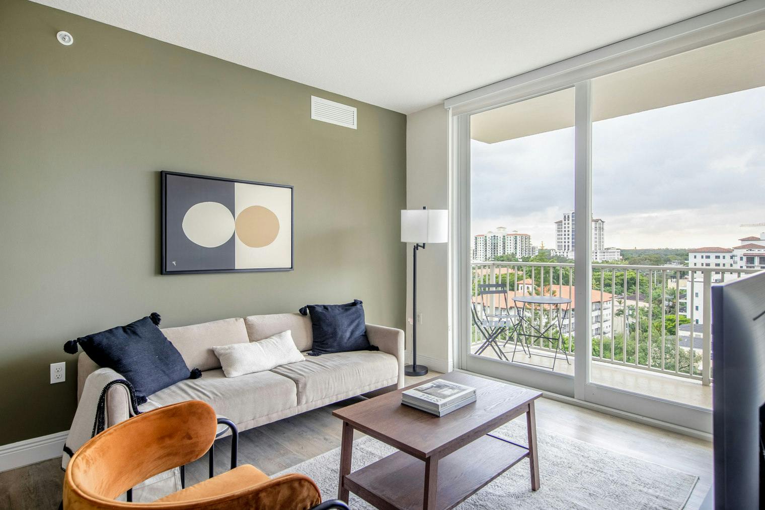 Wohnung zu mieten für $6,521 pro Monat in Miami, Southwest 37th Avenue