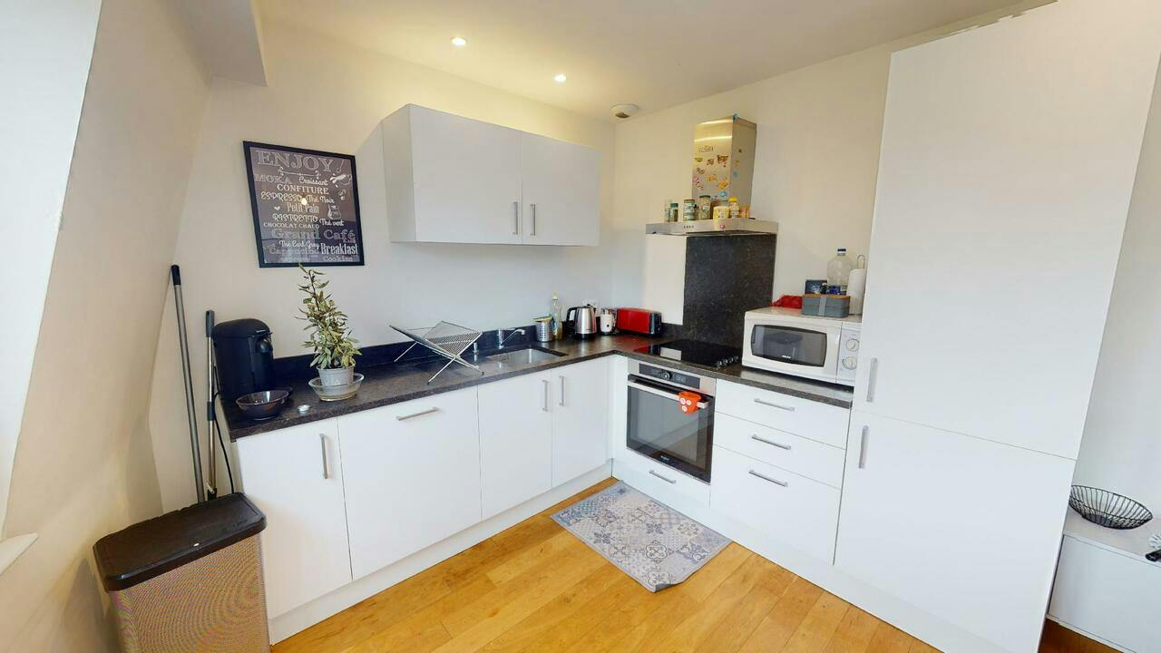 Private room for rent on Place Catinat, Lille - Plus