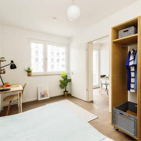 Private room for rent for €815 per month in Berlin, Klara-Franke-Straße