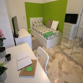 Private room for rent for €780 per month in Milan, Via Gaeta