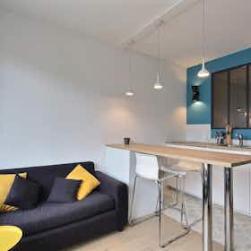 Studio for rent for €1,484 per month in Paris, Rue de Lourmel