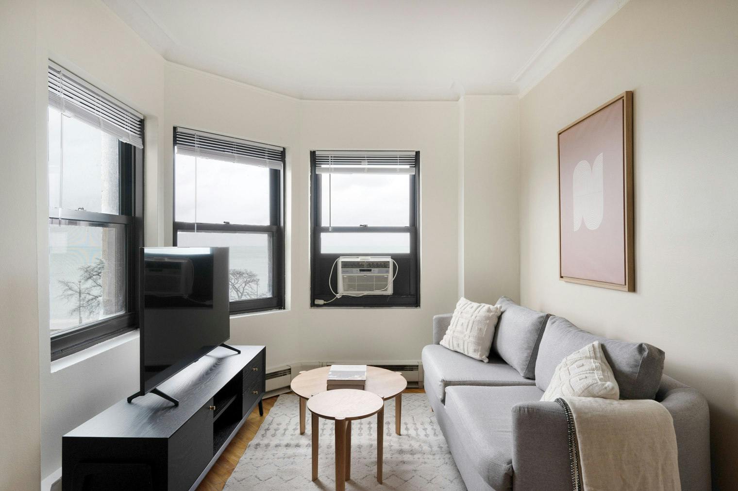 Studio for rent for $3,353 per month in Chicago, North Lake Shore Drive