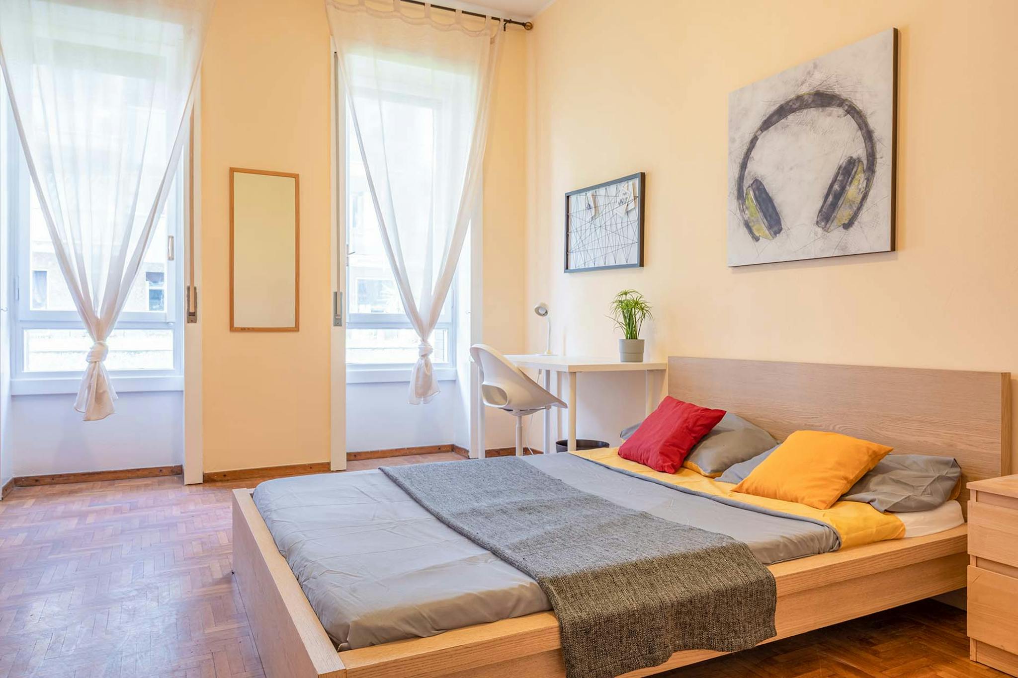 Via Lorenteggio, Milan preview