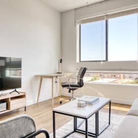 公寓 正在以 €2,315 的月租出租，其位于 Los Angeles, Motor Ave