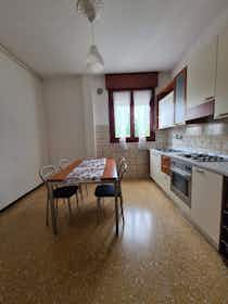 私人房间 正在以 €440 的月租出租，其位于 Vicenza, Via Tomaso Albinoni