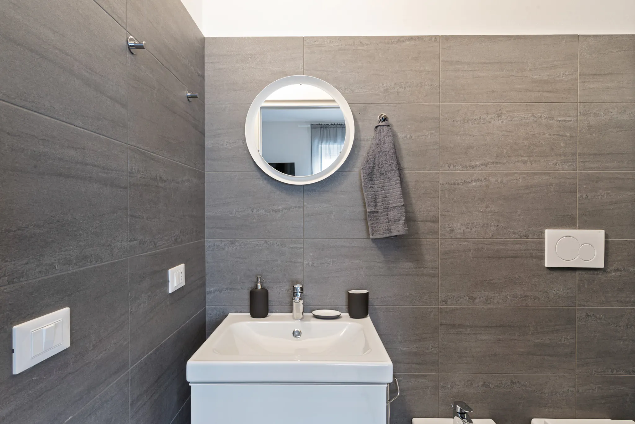 Via Luciano Manara, Milan preview