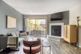 Appartamento in affitto a $4,386 al mese a Los Angeles, Malcolm Ave