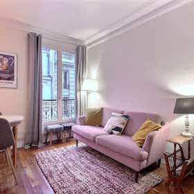 Apartment for rent for €1,781 per month in Paris, Rue Auguste Barbier