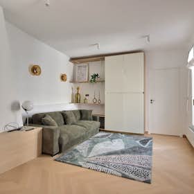 Apartment for rent for €2,544 per month in Paris, Rue de Castiglione