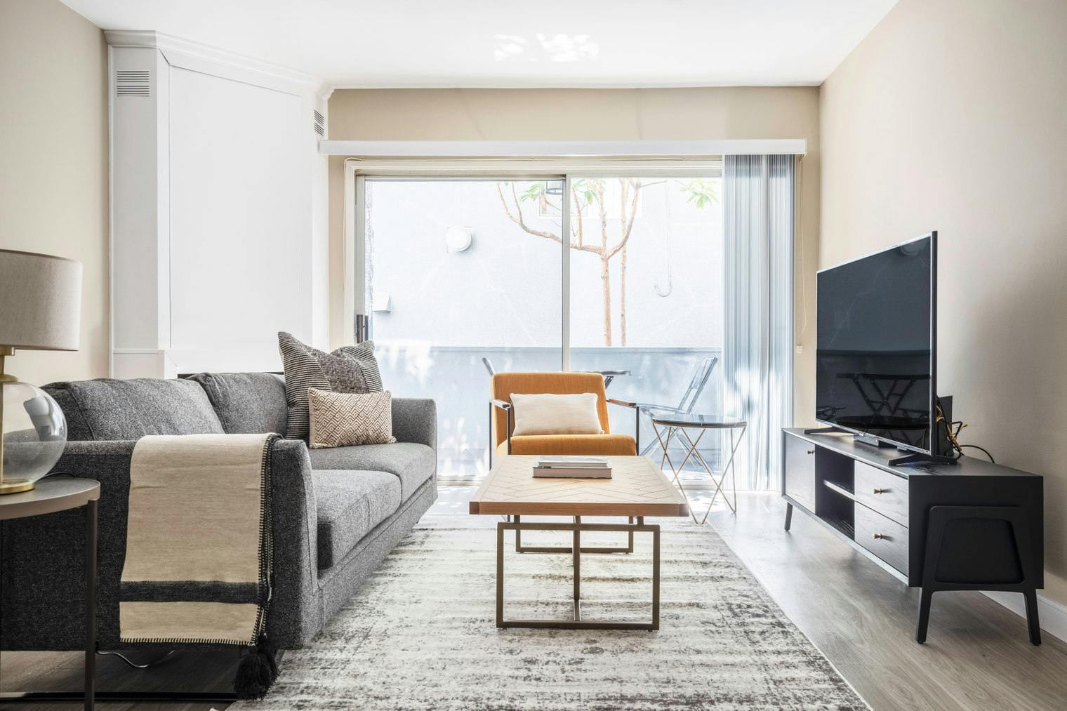 Apartment for rent for $6,383 per month in Santa Monica, Washington Avenue