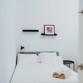 Private room for rent for €720 per month in Madrid, Calle de Mesonero Romanos