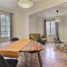 Apartment for rent for €1,686 per month in Paris, Rue Belgrand