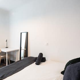 Private room for rent for €720 per month in Madrid, Calle de los Caños del Peral