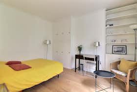 Studio for rent for €1,272 per month in Paris, Rue Raymond Losserand