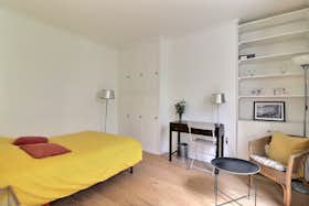 单间公寓 正在以 €1,272 的月租出租，其位于 Paris, Rue Raymond Losserand