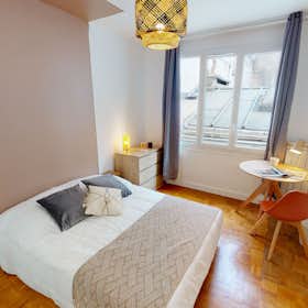 Private room for rent for €853 per month in Paris, Boulevard Gouvion-Saint-Cyr