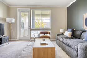 公寓 正在以 $4,828 的月租出租，其位于 San Mateo, S Fremont St