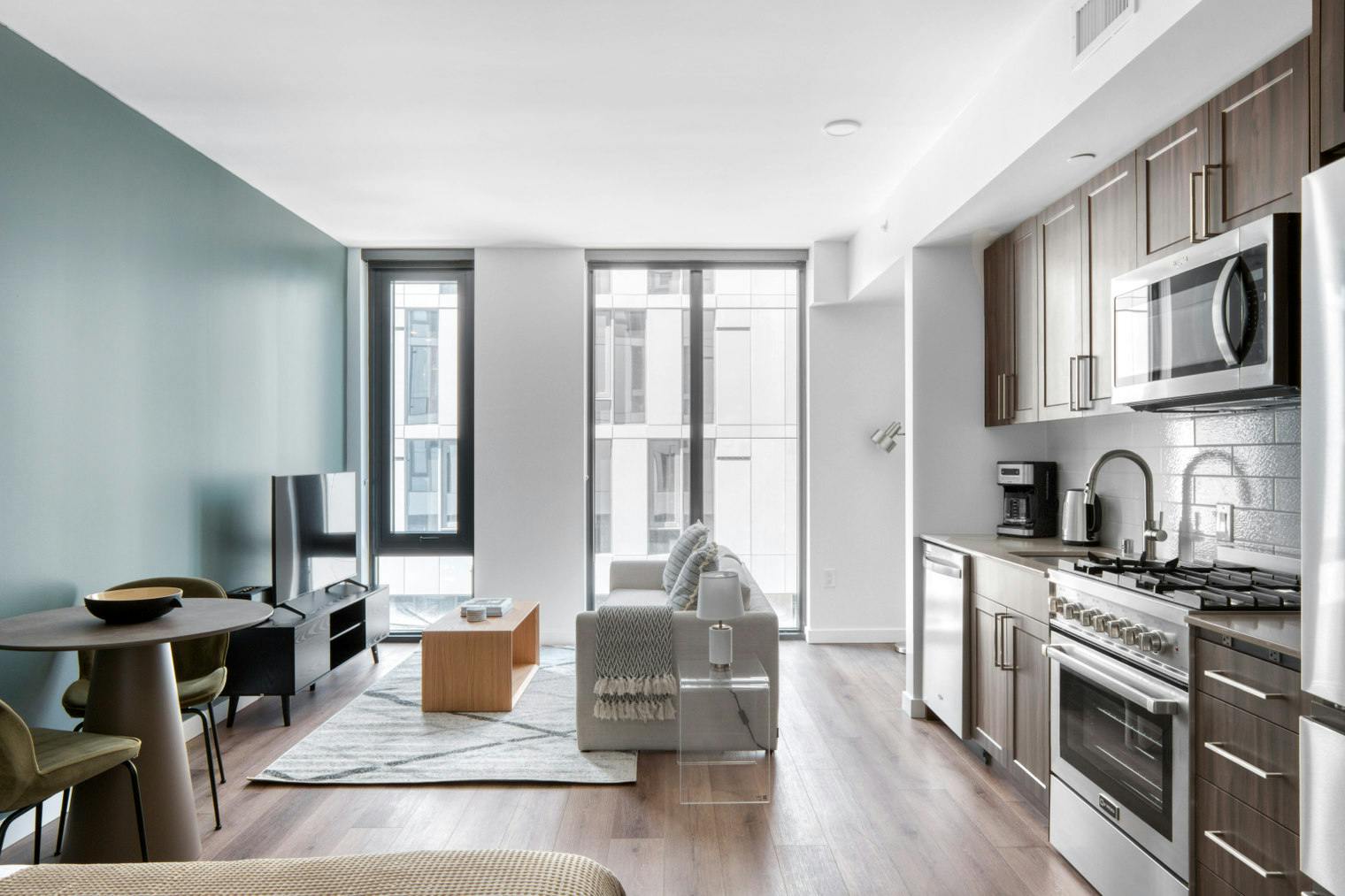 单间公寓 正在以 $2,782 的月租出租，其位于 Seattle, Spring Street