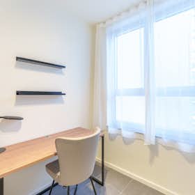 Apartment for rent for €1,300 per month in Antwerpen, Appelmansstraat